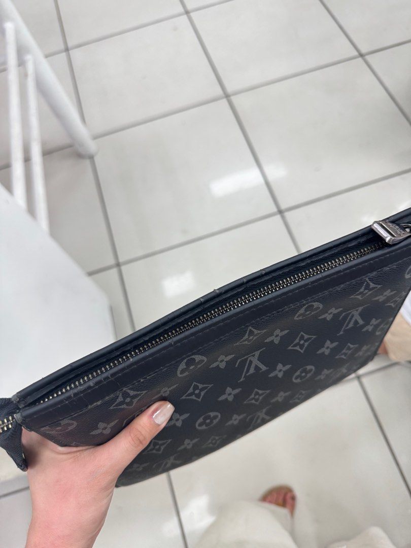 Pochette Voyage mm (Category: Luxury Bags & Wallets) located in Batangas. Submitted by c.lyns (Listing ID 1355982504, Image 2). Description: .