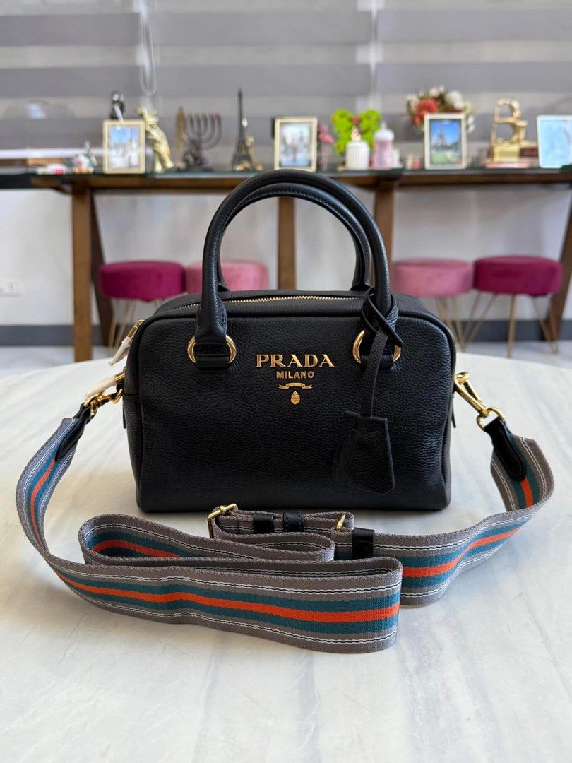 Prada Black Vitello Phenix Bauletto Bag (Category: Luxury Bags & Wallets) located in Manila. Submitted by ig.deiclacio (Listing ID 1355970591, Image 1). Description: .