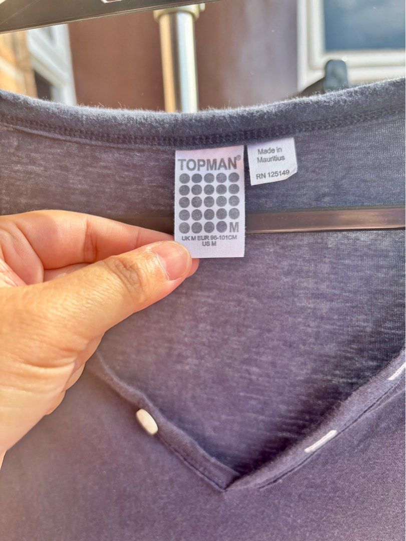 Preloved Topman Longsleeve (M) (Category: Tshirts & Polo Shirts ) located in Malolos. Submitted by cheerz21 (Listing ID 1355863490, Image 3). Description: Preloved Topman longsleeve Good as new No flaws/ issues Navy Blue Color condition: 9/10 #topman #longsleeve #menstop #menslongsleeve #mensfashion #mensoutfit #men #fashionformen #outfit #sweatshirt .