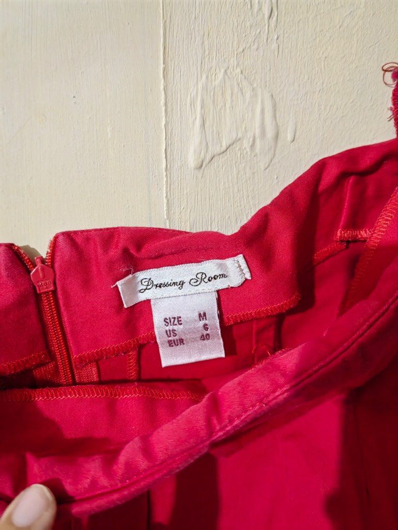 Red Skirt Vibrant (Category: Skirts) located in Dasmarinas. Submitted by flubby09 (Listing ID 1356016547, Image 3). Description: Negotiable .