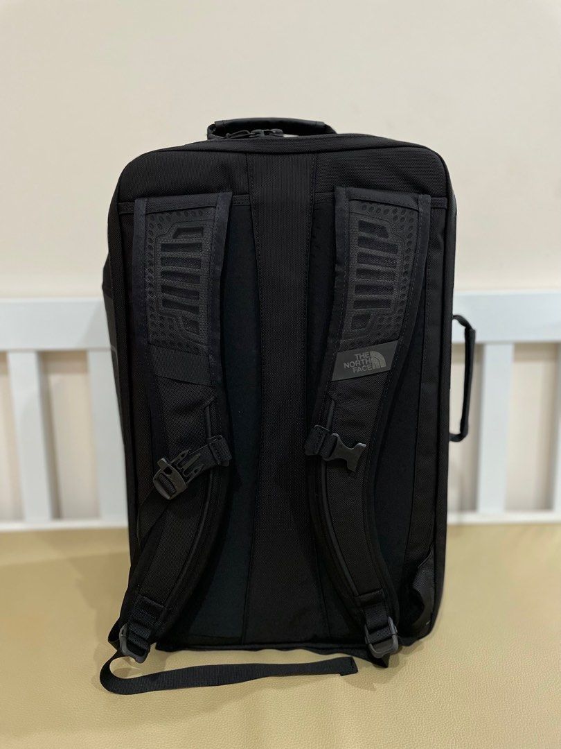 THE NORTH FACE Refractor 32L Duffel Pack (Category: Backpacks) located in Davao. Submitted by RHThriftShop (Listing ID 1356013656, Image 3). Description: The North Face Refractor 32L Duffel Pack Height 49.5cm Length 35.5cm Depth 20cm Laptop sleeve: 46cm x 29cm x 5cm brand new w/o receipt 4,000 free shipping message me for more details.