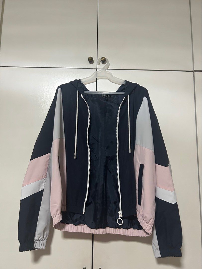 TOPSHOP Windbreaker Jacket (Category: Coats, Jackets and Outerwear) located in Quezon City. Submitted by CeceClothes (Listing ID 1355887048, Image 1). Description: .
