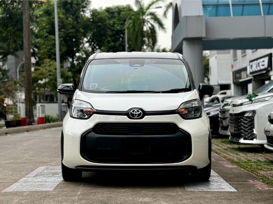 Toyota Sienta Hybrid 1.5 X 7-Seater (A)62872684124546111