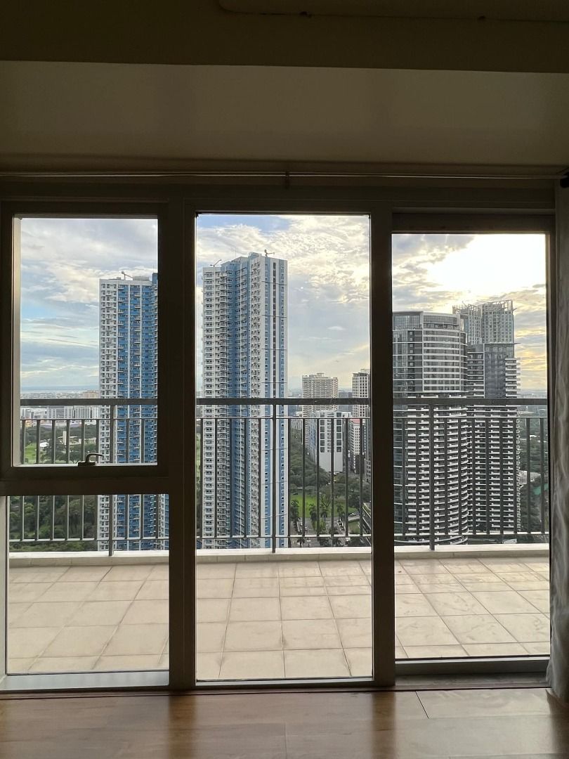 TWO MARIDIEN (Category: Apartments & Condos) located in Caloocan City. Submitted by espaltors35042 (Listing ID 1355921626, Image 1). Description: FOR RENT 3 BEDROOM 40TH FLOOR FULLY FURNISHED WITH PARKING 130,000 2+12.