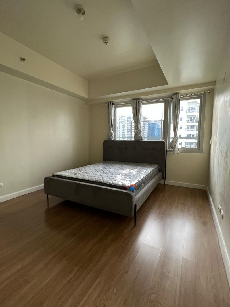 TWO MARIDIEN (Category: Apartments & Condos) located in Caloocan City. Submitted by espaltors35042 (Listing ID 1355921626, Image 3). Description: FOR RENT 3 BEDROOM 40TH FLOOR FULLY FURNISHED WITH PARKING 130,000 2+12.