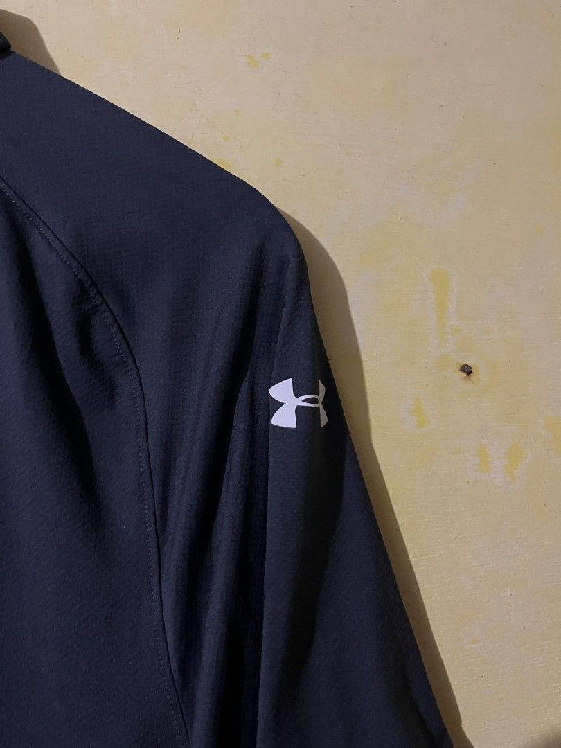Under Armour Men's Polo Shirt (Category: Tshirts & Polo Shirts ) located in Bacolod City. Submitted by thysecond2.fresh (Listing ID 1355981913, Image 3). Description: Under Armour Men's Polo Shirt Large on tag dimes:21×27 9/10 color rate Verygood condition No issue Authentic.