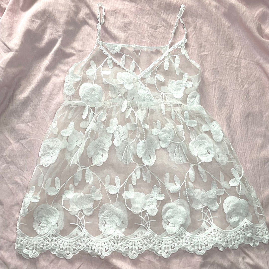 White Baby Doll Lace Top (Category: Sleeveless) located in Bacoor. Submitted by s4dee (Listing ID 1355961716, Image 1). Description: size: xs - wear inner top.