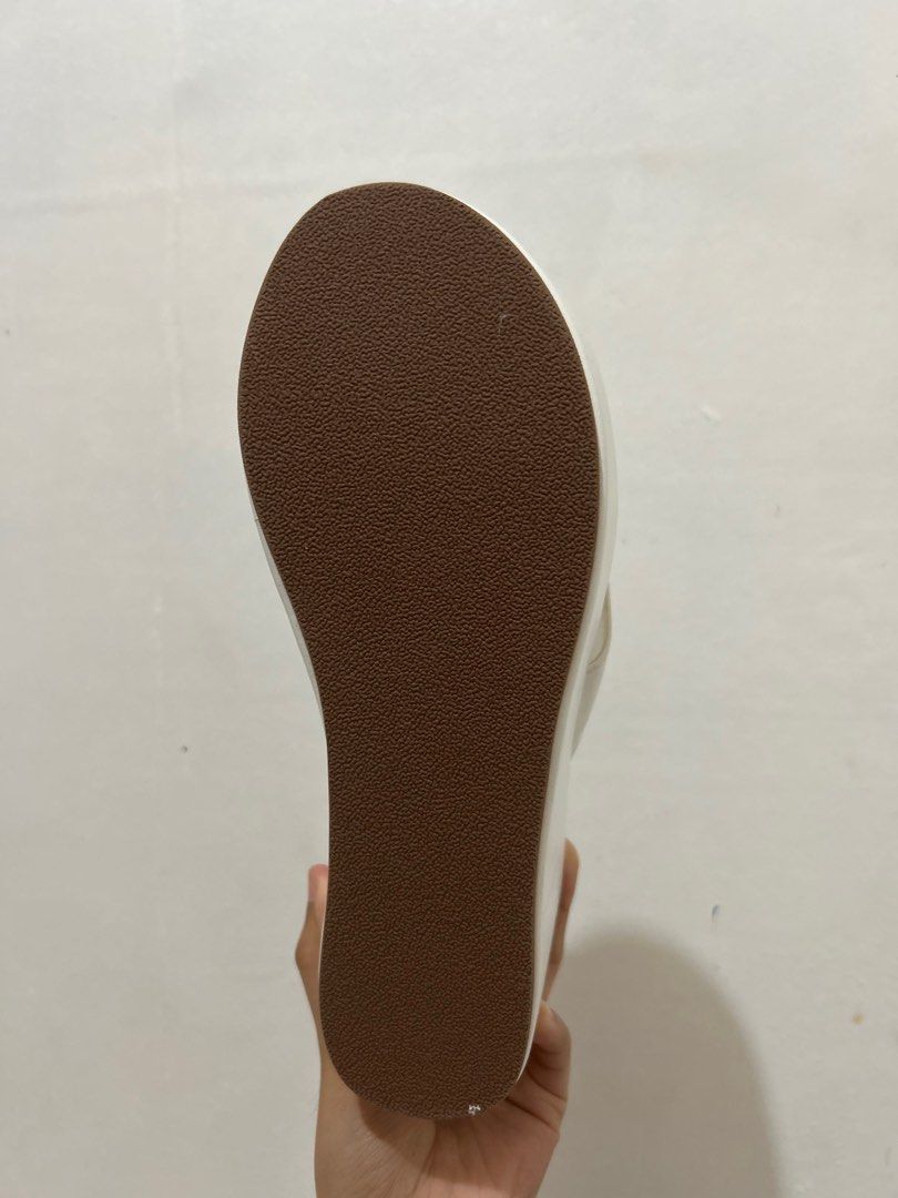 white wedge platform slipper style 2.5in heels sandals (Category: Wedges) located in Manila. Submitted by myeowi (Listing ID 1356030947, Image 3). Description: .