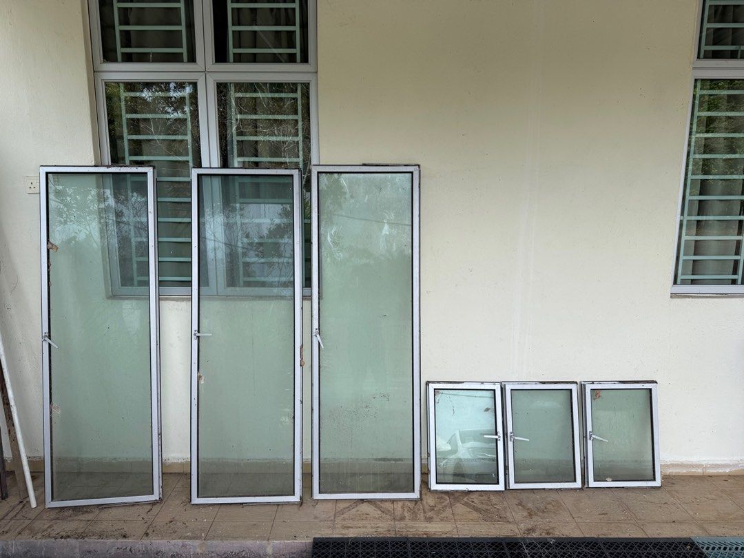 Windows Frames (Category: Outdoor Furniture) located in Batu Pahat. Submitted by mysticowl_26c794 (Listing ID 1355844568, Image 3). Description: This is windows frame Self pick up at batu pahat Johor 3 pcs long 3 pcs short .