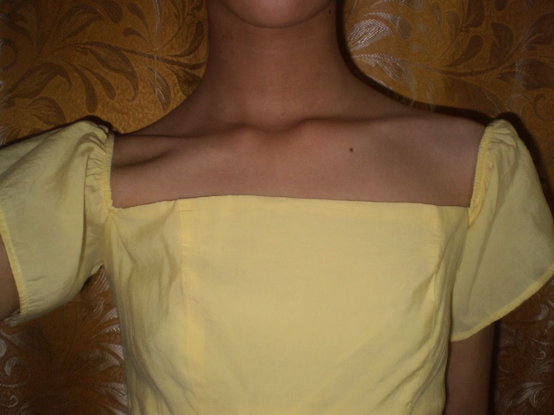 Women's Yellow Dres (Category: Dresses) located in Ligao. Submitted by rinaaaroo (Listing ID 1355936007, Image 1). Description: Pale yellow off the shoulder mini dress from Zara. Double-lined so it’s not too see-through. - Size xs on label - perf for formal occasions On the photos i tied it wrong, its supposed to be a ribbon on the front hehe .