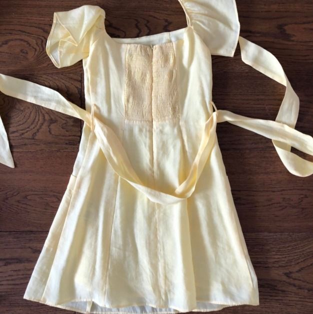 Women's Yellow Dres (Category: Dresses) located in Ligao. Submitted by rinaaaroo (Listing ID 1355936007, Image 3). Description: Pale yellow off the shoulder mini dress from Zara. Double-lined so it’s not too see-through. - Size xs on label - perf for formal occasions On the photos i tied it wrong, its supposed to be a ribbon on the front hehe .