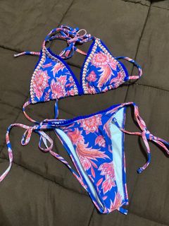(Category: ) located in . Submitted by juju.s___corner (Listing ID 1359456136, Image 1). Description: .