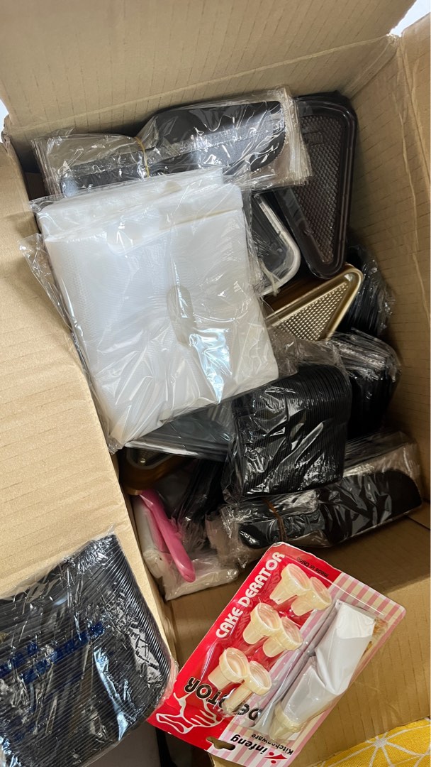 Assorted cake box and accessory, Food & Drinks, Homemade Bakes on Carousell