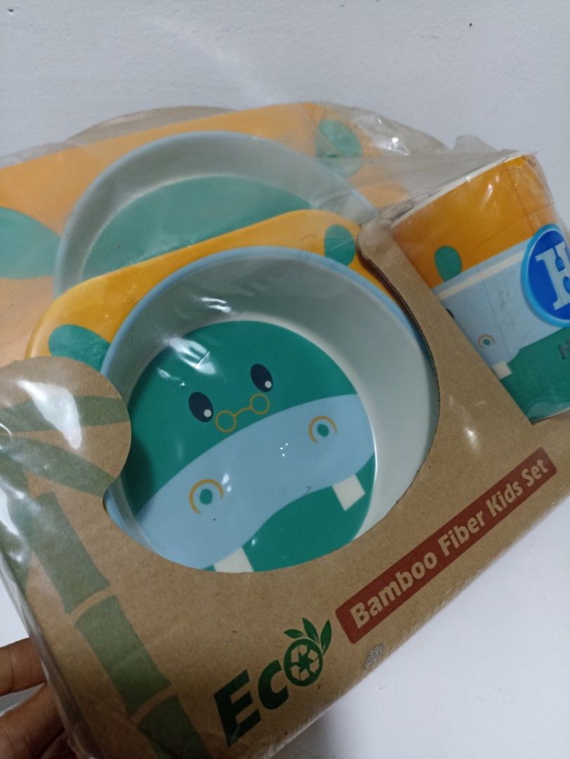 Baby food set (almost new) (Category: Weaning & Toddler Feeding) located in Caloocan City. Submitted by jokrystal1830 (Listing ID 1359324004, Image 3). Description: Almost new Di nagamit kinuha lang yung spoon and fork (spoon & fork missing).
