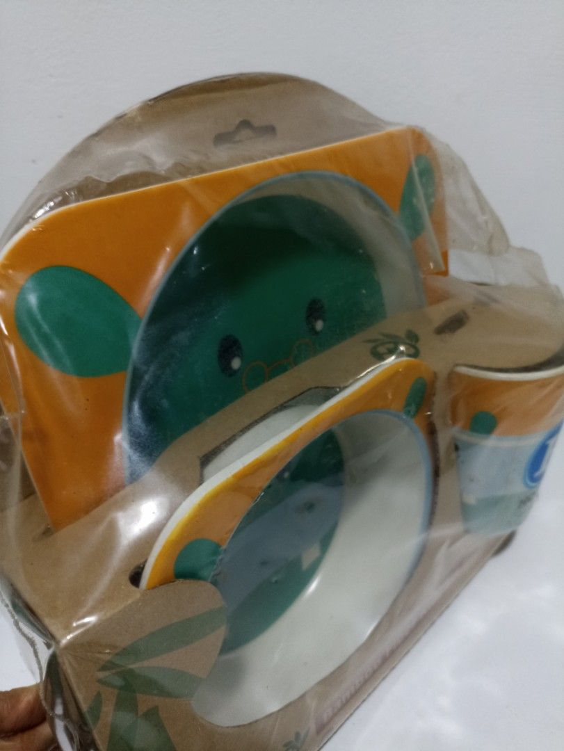 Baby food set (almost new) (Category: Weaning & Toddler Feeding) located in Caloocan City. Submitted by jokrystal1830 (Listing ID 1359324004, Image 2). Description: Almost new Di nagamit kinuha lang yung spoon and fork (spoon & fork missing).