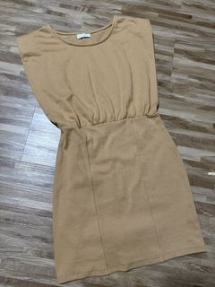 (Category: ) located in . Submitted by cherryy.closet (Listing ID 1359449735, Image 1). Description: .