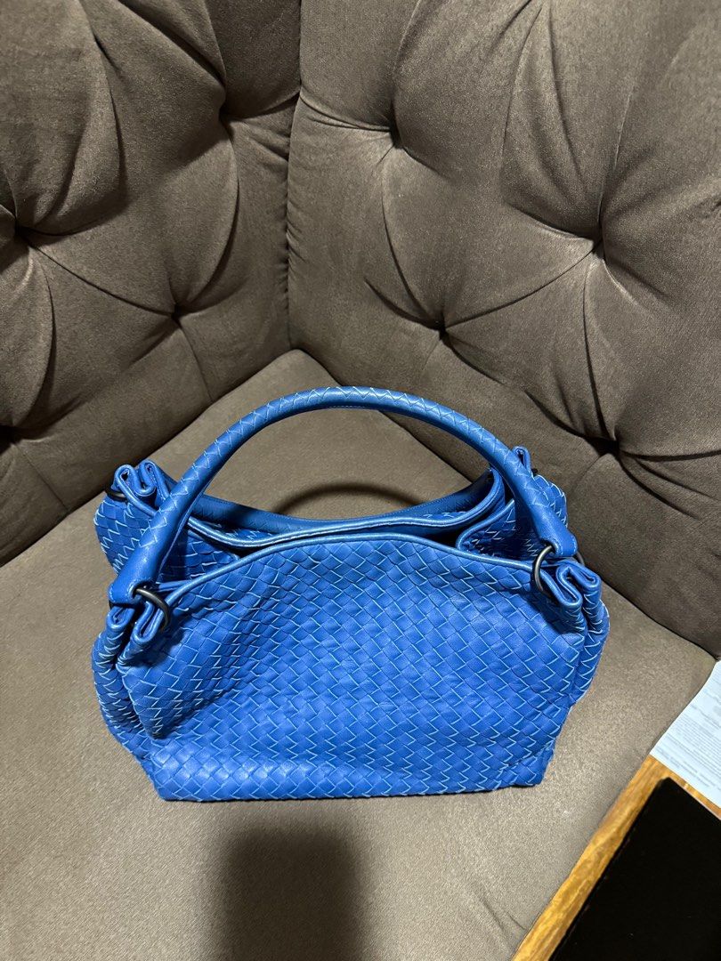 Bottega Veneta Tote/Handbag (Category: Tote Bags) located in Pasig City. Submitted by 7117blo (Listing ID 1359319705, Image 3). Description: Selling Bottega Veneta bag, bought from Doctor Leather. Guaranteed Authentic. No inclusions.