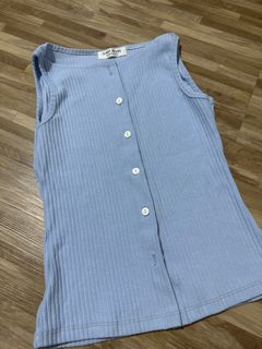 (Category: ) located in . Submitted by cherryy.closet (Listing ID 1359447682, Image 1). Description: .