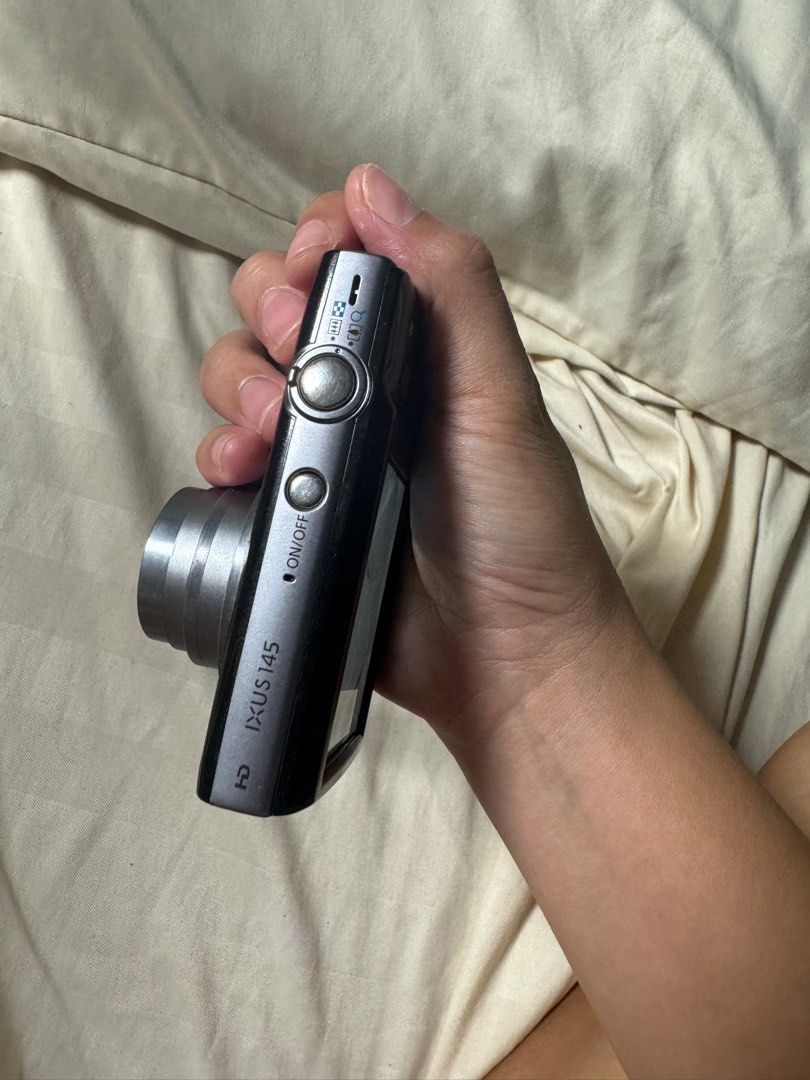 Canon ixus 145 (Category: Cameras) located in Cebu City. Submitted by gilejehhk (Listing ID 1359420615, Image 2). Description: Canox ixus 145 Tiktok’s fave!!! Issue: lcd lines sa gilid pero di namn nkakaapekto sa output Flash, zoom in and out, buttons, audio, video are working!!! .