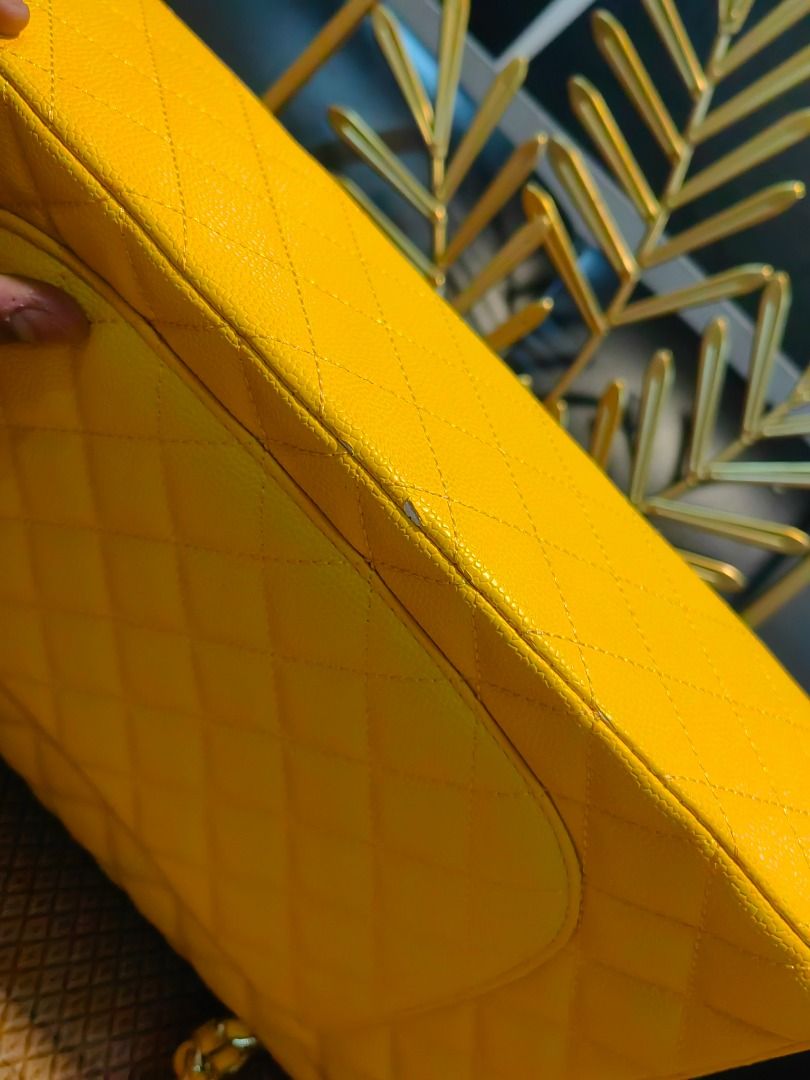 CC Jumbo with cracks (Category: Luxury Bags & Wallets) located in Cebu City. Submitted by erlacoleccion (Listing ID 1359460426, Image 2). Description: Chanel Jumbo caviar leather With minimal cracks Please see the photo provided .