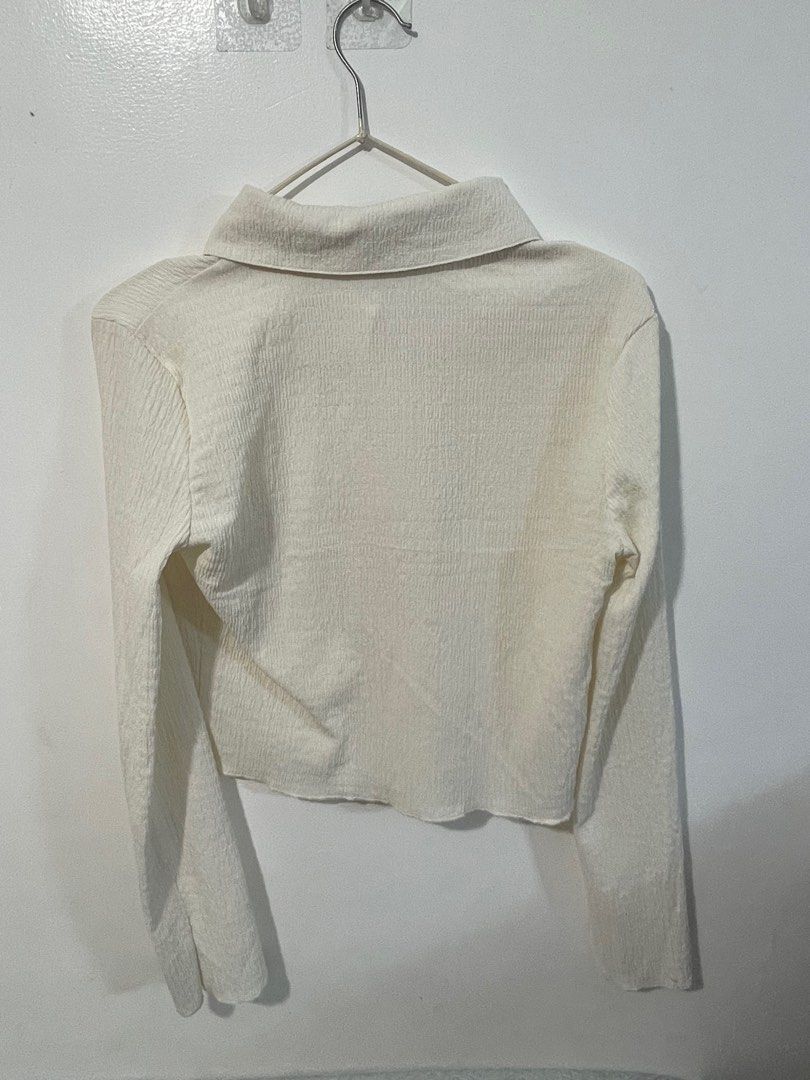 Cider Longsleeve (Category: Longsleeves) located in Muntinlupa City. Submitted by declutterbyRA (Listing ID 1359453541, Image 3). Description: - almost new .