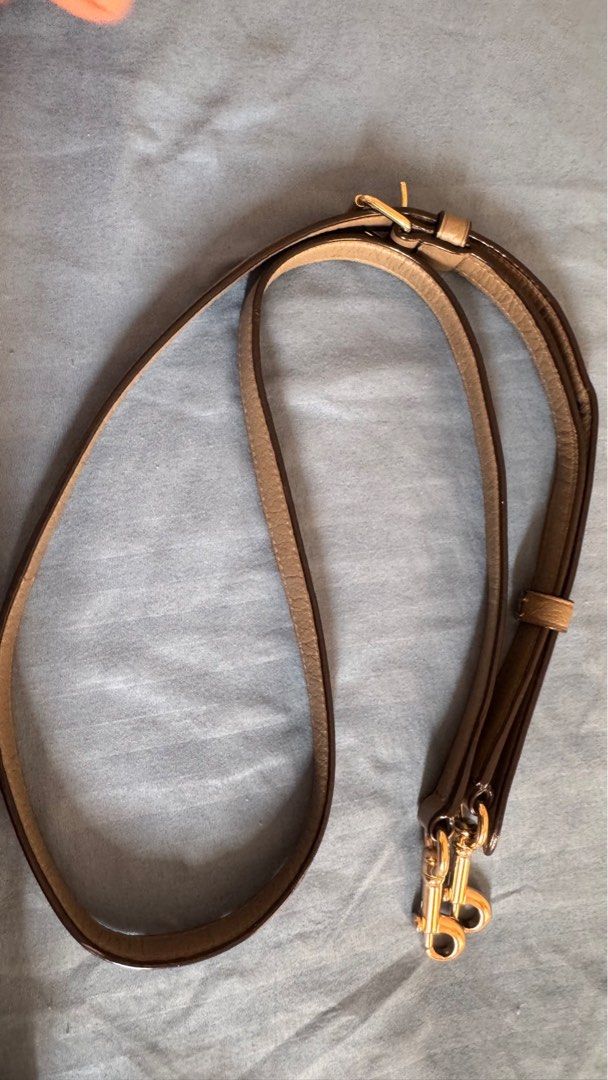 Coach Mercer Authentic (Category: Luxury Bags & Wallets) located in Manila. Submitted by prelover22 (Listing ID 1359370158, Image 2). Description: Coach Mercer Authentic With sling Can fit 12" laptop 13"x10".
