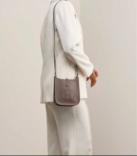 (Category: ) located in . Submitted by rarebagsfrmjapan (Listing ID 1351851584, Image 1). Description: .