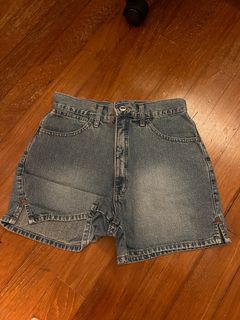 (Category: ) located in . Submitted by custardcreampuff (Listing ID 1359448166, Image 1). Description: .