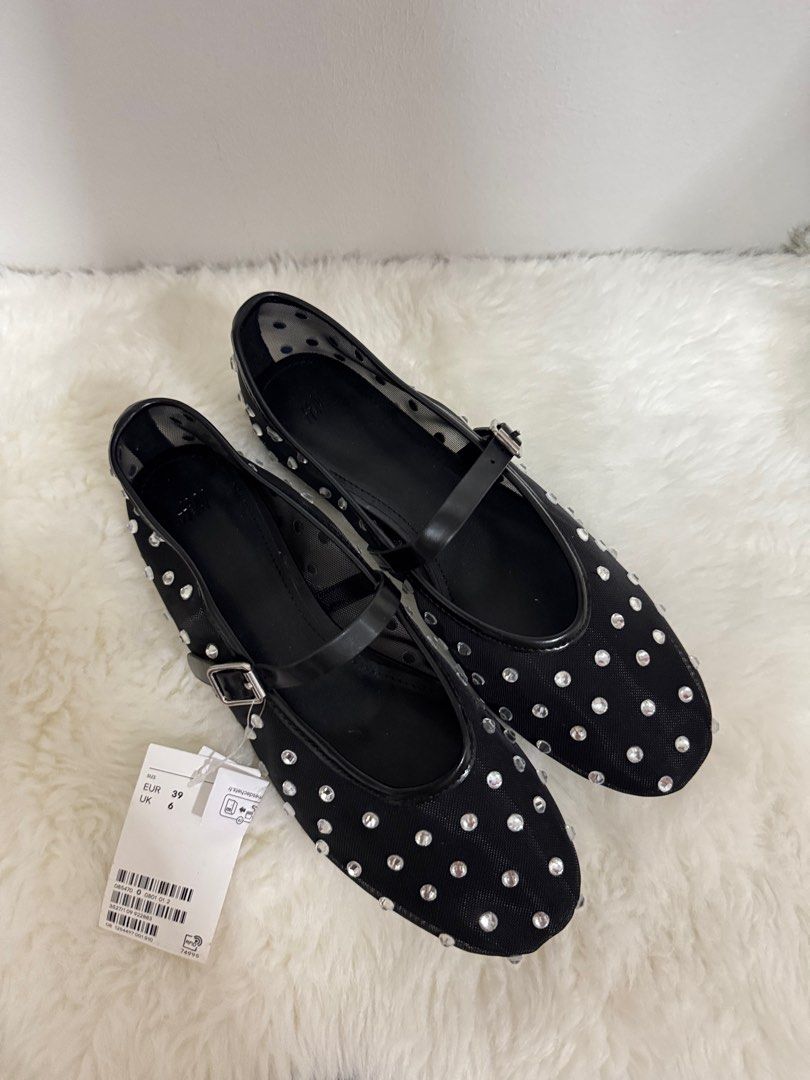 H&M Mary Jane studded shoes (Category: Flats & Sandals) located in Manila. Submitted by _jkjn (Listing ID 1359463804, Image 2). Description: Size 39.