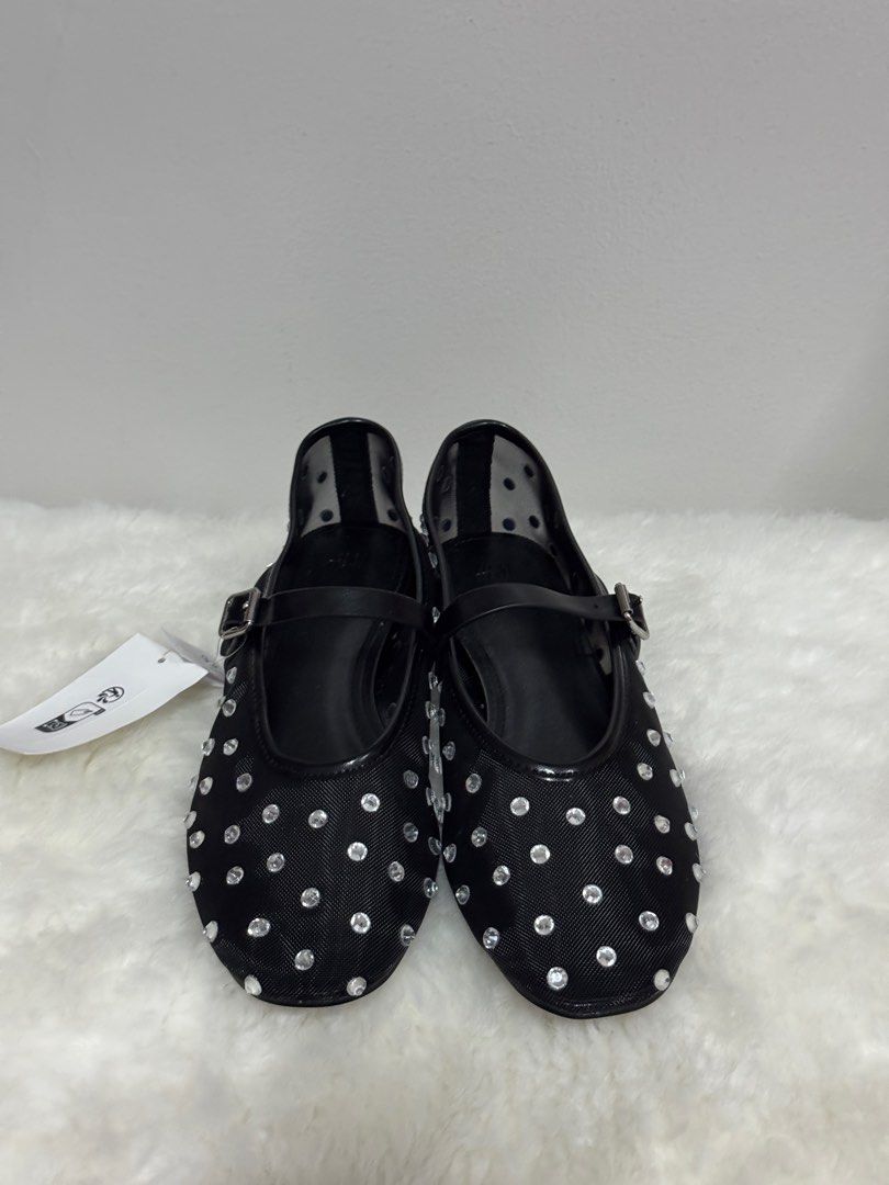 H&M Mary Jane studded shoes (Category: Flats & Sandals) located in Manila. Submitted by _jkjn (Listing ID 1359463804, Image 3). Description: Size 39.