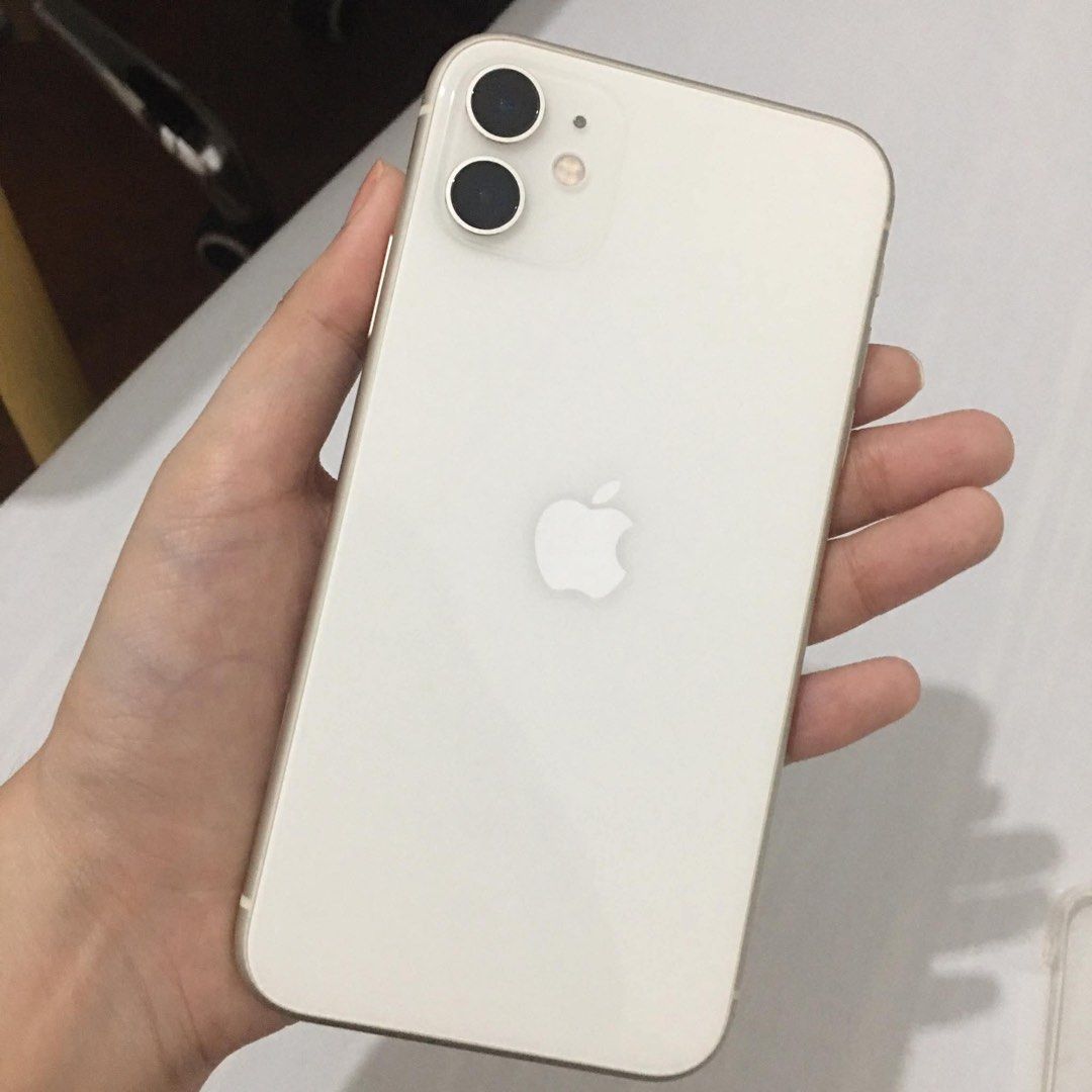 Iphone 11 128gb (Category: iPhone 11 Series) located in Pasig City. Submitted by wintermelonn (Listing ID 1359455053, Image 1). Description: with box ntc with 5 free phone cases free tempered 85 batt health no issues good as new .