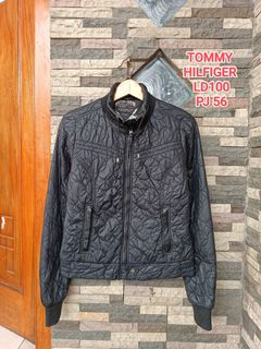 (Kategori: ) berada di . Dikirim oleh aulia_prelovedstore7 (ID iklan 1359423543, Gambar 1). Deskripsi: .