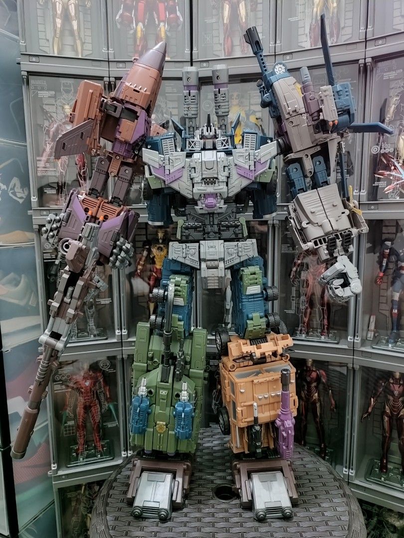 Jinbao Transformer Bruticus (Category: Lego & Building Sets) located in Manila. Submitted by starenergy (Listing ID 1359315090, Image 2). Description: Transformer Robot.