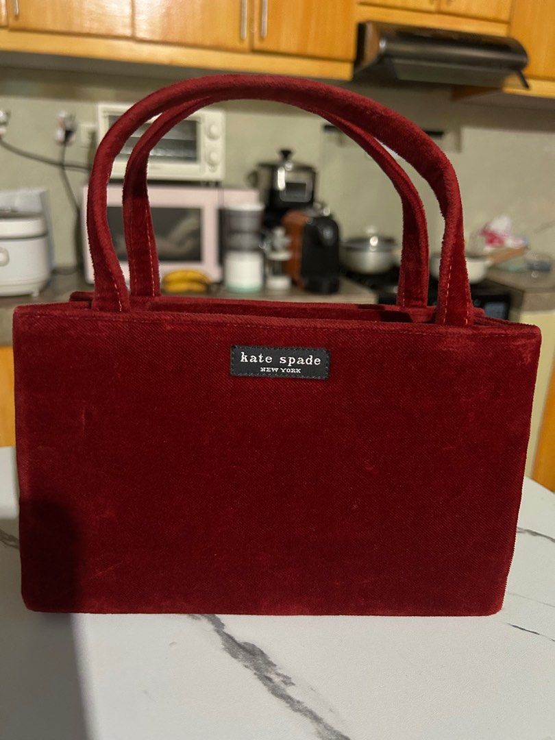 Kate Spade (Category: Purses & Pouches) located in Rizal. Submitted by declutter101s (Listing ID 1359358398, Image 2). Description: In good condition Hand bag No sling Authentic .