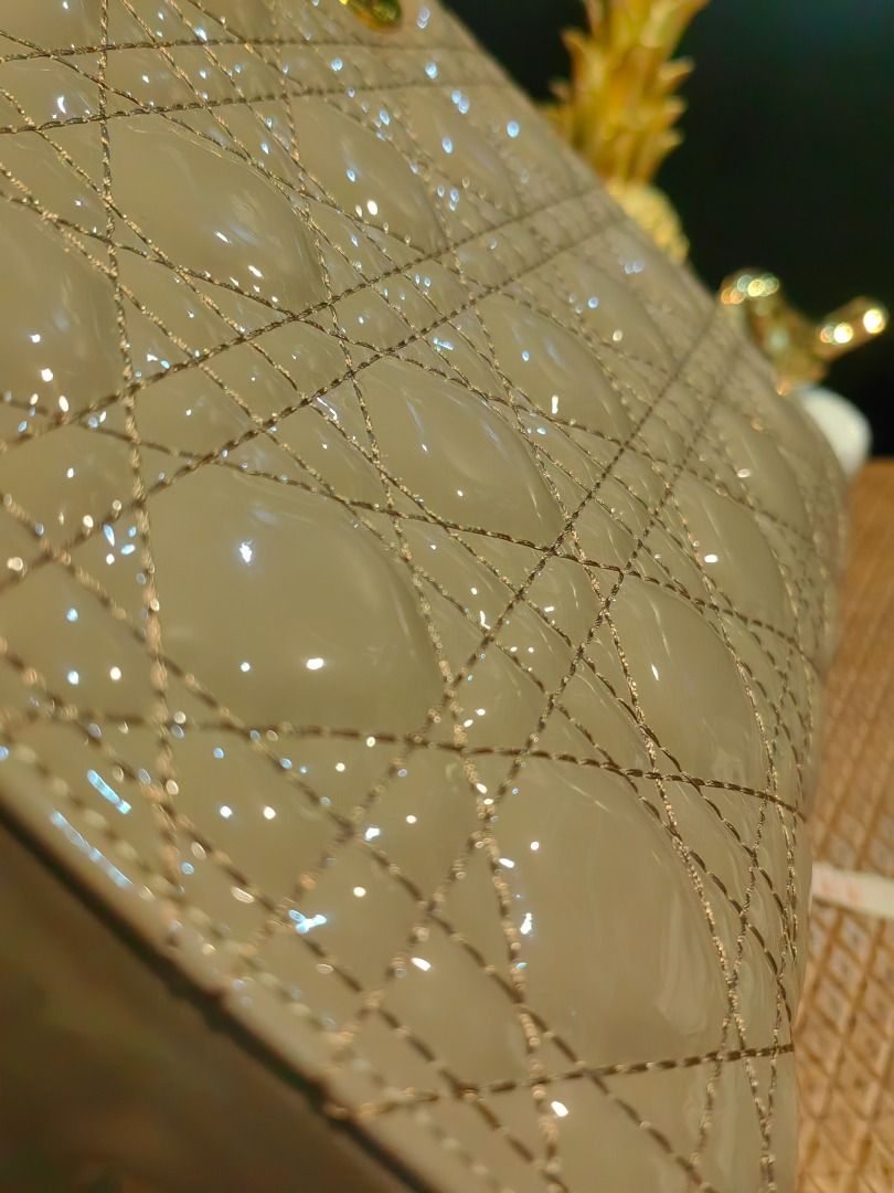 Lady cd patent (Category: Luxury Bags & Wallets) located in Cebu City. Submitted by erlacoleccion (Listing ID 1359448661, Image 2). Description: Japan Source Lady Dior.