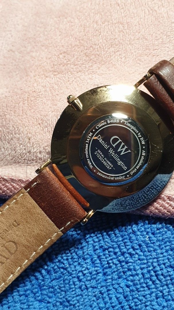 Men's watch (Category: Men's Watches) located in Pasay City. Submitted by .alittleluxury (Listing ID 1359438111, Image 3). Description: daniel wellington dress watch.