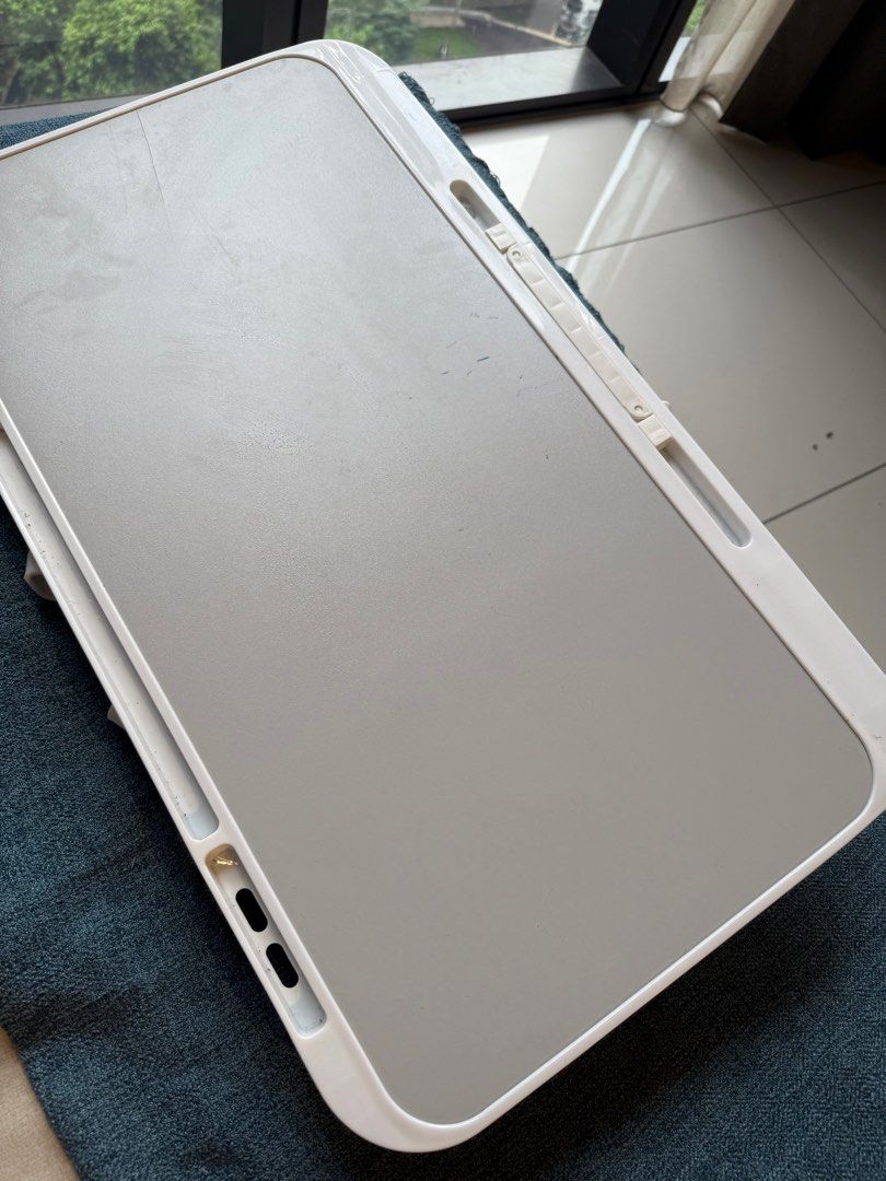 Multifunctional foldable table (Category: Bedding & Towels) located in Petaling Jaya. Submitted by aruna48941 (Listing ID 1359340717, Image 3). Description: Multifunctional foldable table, A little damaged during transportation as shown in the picture.