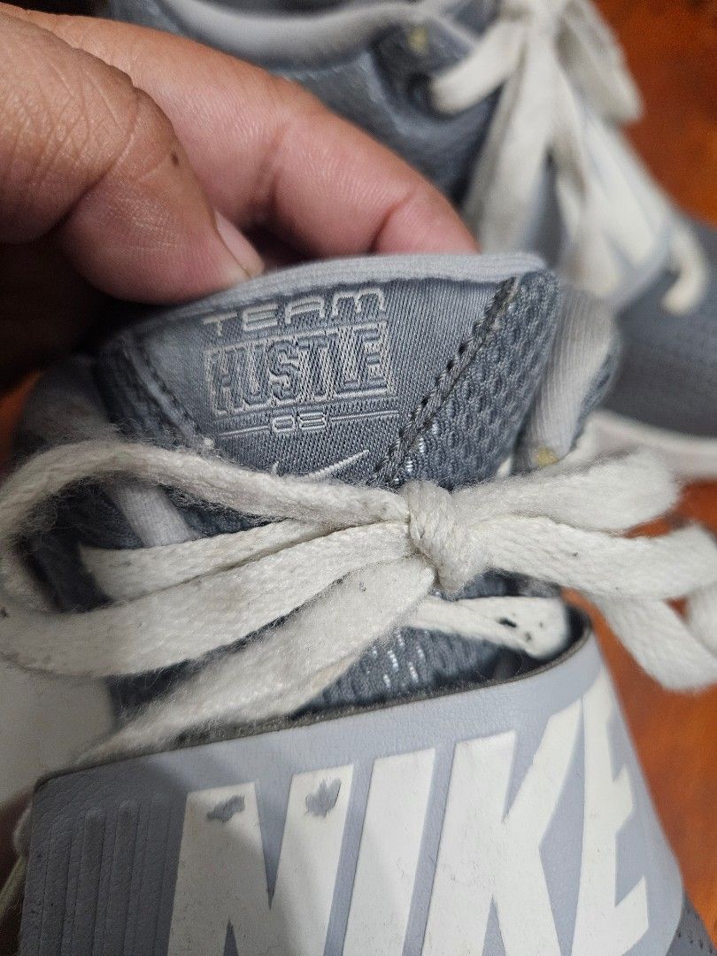 Nike shoes (Category: Sneakers) located in General Mariano Alvarez. Submitted by eiprilfa (Listing ID 1359389452, Image 1). Description: hindi n nagagamit..