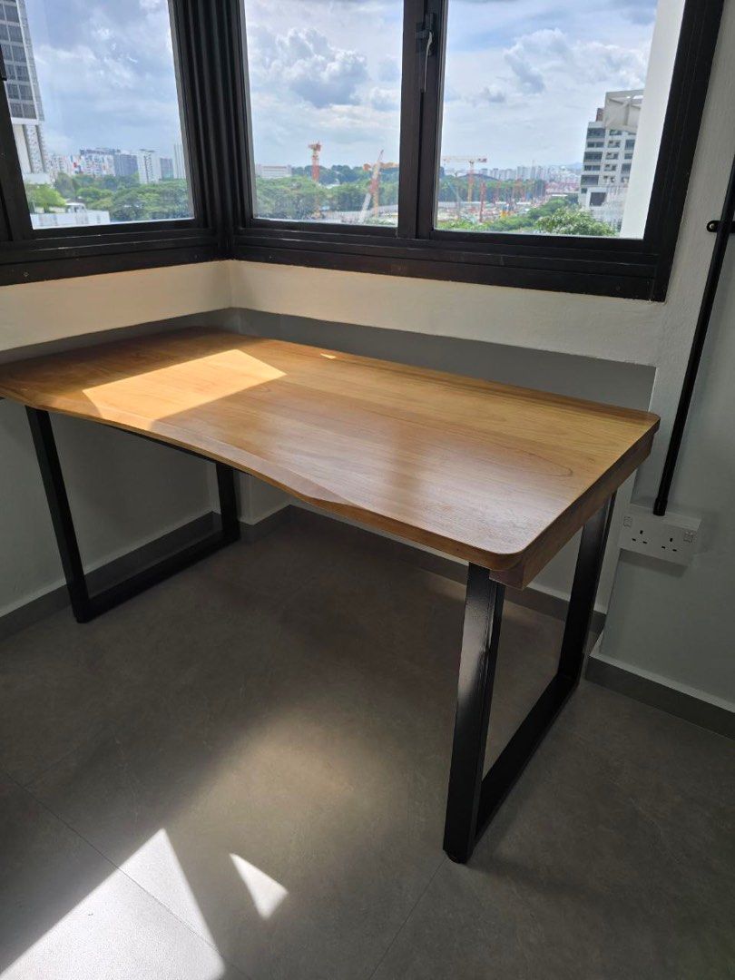 Office Table / Study Table (Category: Tables & Sets) located in Singapore. Submitted by blackbeardaudio (Listing ID 1359396939, Image 1). Description: Size : 140 x 70 x 74.