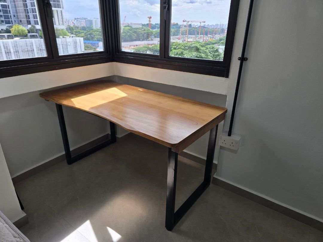 Office Table / Study Table (Category: Tables & Sets) located in Singapore. Submitted by blackbeardaudio (Listing ID 1359396939, Image 2). Description: Size : 140 x 70 x 74.