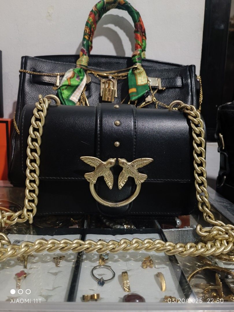Pinko sling bag (Category: Luxury Bags & Wallets) located in Bayombong. Submitted by kweeeen (Listing ID 1359484400, Image 1). Description: Authentic Pinko sling bag with etiketa sobrang gold pa ng hardware and sling.