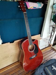 Premiere Acoustic Guitar