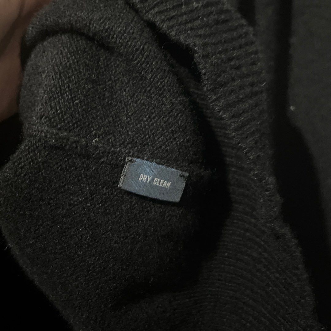 Ralph Lauren RL Lambs Wool Cardigan Pullover Sweater Black (Category: Coats, Jackets and Outerwear) located in Batangas. Submitted by x.coutures (Listing ID 1359381440, Image 3). Description: 𝚡.𝚌𝚘𝚞𝚝𝚞𝚛𝚎𝚜 𝚘𝚗 𝚒𝚐 & 𝚌𝚊𝚛𝚘𝚞 Item: Ralph Lauren Sweater Black 🙌 Dimensions as follows Length: 26 inches Width: 23 inches Condition: Very Good Issues: pinholes -No Deletion of comment nor flaking 🙏. -Please manage your expectations since all i