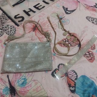 (Category: ) located in . Submitted by mari_x (Listing ID 1359430343, Image 1). Description: .