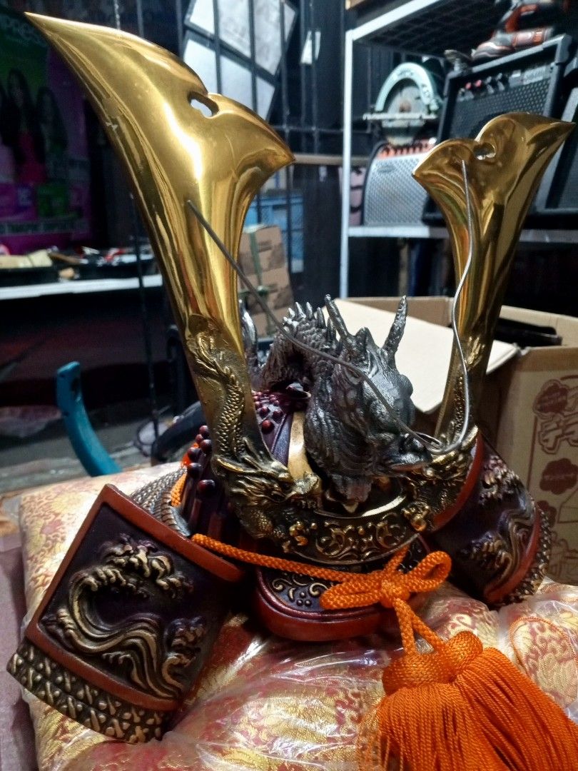 SHOGUN Japan Samurai Helmet Kabuto Armor (Category: Other Home Decor) located in Quezon City. Submitted by patcheckers (Listing ID 1359439058, Image 3). Description: SHOGUN Japan Samurai Helmet Kabuto Armor pm sa may gusto.