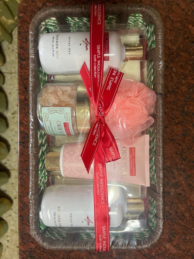 Simple Indulgence Bath Collection - Velvet Sky (Category: Bath) located in Malabon City. Submitted by ytan2025 (Listing ID 1359369826, Image 1). Description: Sealed Item in Package - Shower Gel (300ml) - Shower Cream ( 300ml) - Body Lotion ( 180 ml) - Himalayan Salt (330g) - Bath Puff (15g).