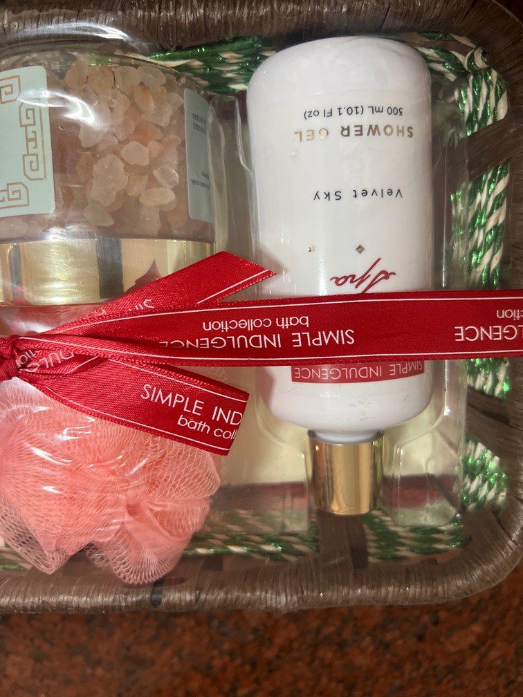 Simple Indulgence Bath Collection - Velvet Sky (Category: Bath) located in Malabon City. Submitted by ytan2025 (Listing ID 1359369826, Image 2). Description: Sealed Item in Package - Shower Gel (300ml) - Shower Cream ( 300ml) - Body Lotion ( 180 ml) - Himalayan Salt (330g) - Bath Puff (15g).
