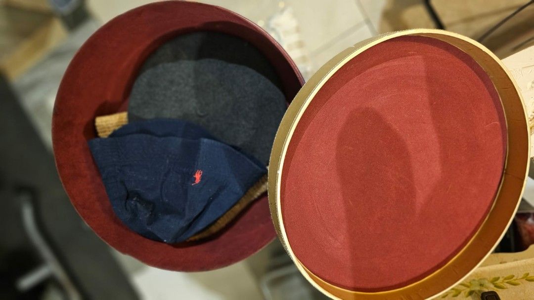 Solid Hat Storage Box (Category: Storage Boxes & Baskets) located in Singapore. Submitted by ngchweelye (Listing ID 1359359107, Image 2). Description: Solid Hat Box with inner velvet for sale. Moving out garage sales... (29th March 2025 Saturday 11am to 7pm) Location at 23 Phoenix Rise, please do kindly drop by and check out my other listing, Thanks. sale. Moving out garage sales... (29th March 2025 Saturday 11am to 7pm) Location at 23 Phoenix Ri