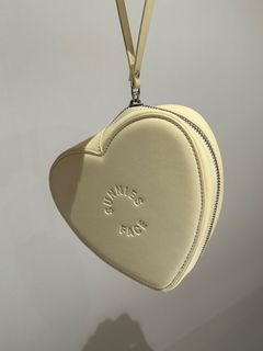 SUNNIES FACE | LOVE CLUTCH