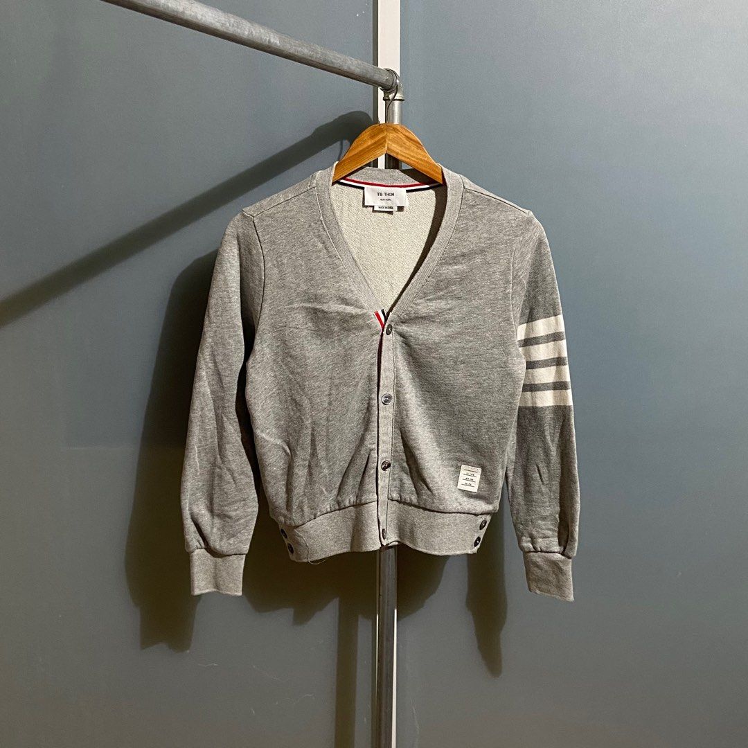 Thom browne cardigan (Category: Luxury Apparel) located in Leyte. Submitted by sons.ida (Listing ID 1359327879, Image 1). Description: No issue.